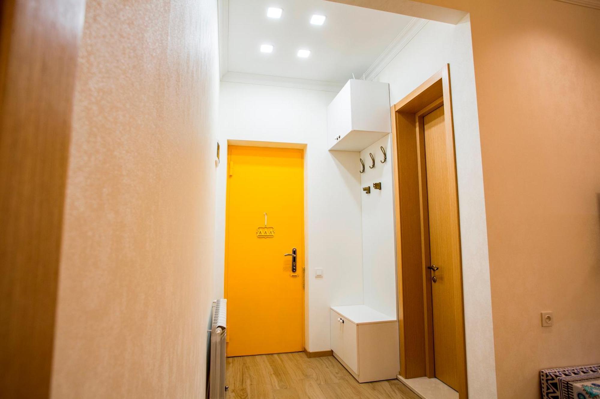 Yellow apartment in Avlabari Tiflis Dış mekan fotoğraf
