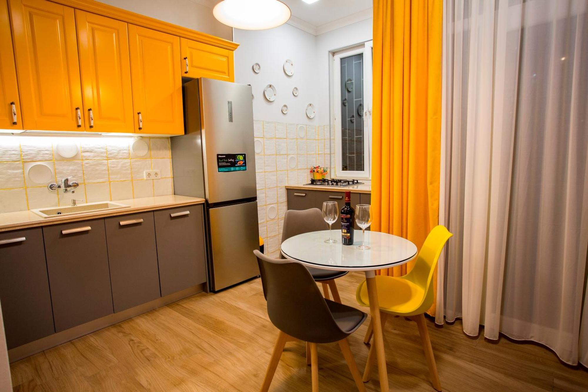 Yellow apartment in Avlabari Tiflis Dış mekan fotoğraf