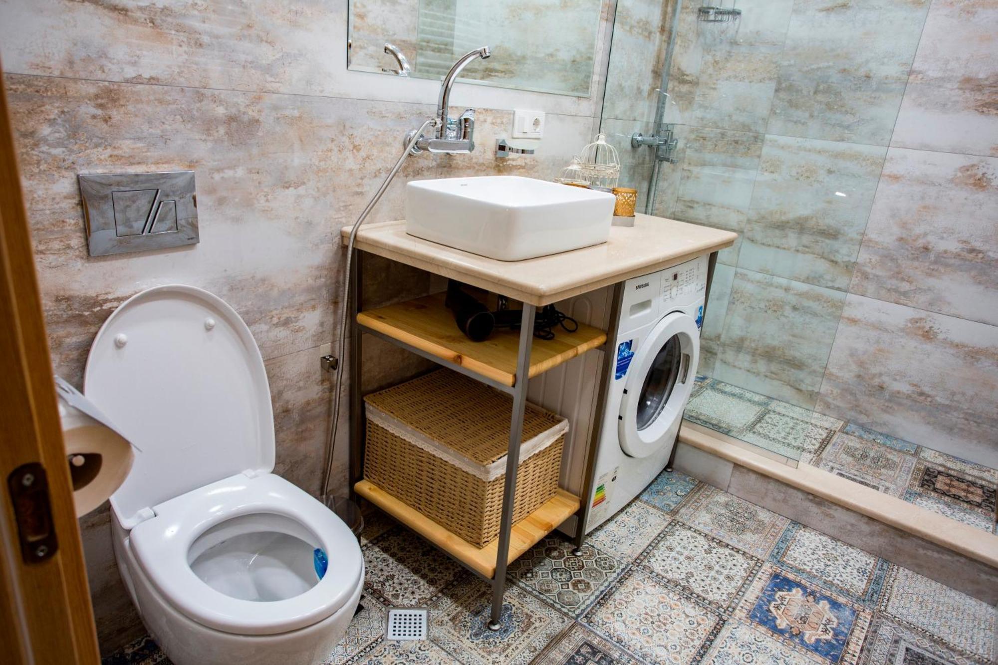Yellow apartment in Avlabari Tiflis Dış mekan fotoğraf