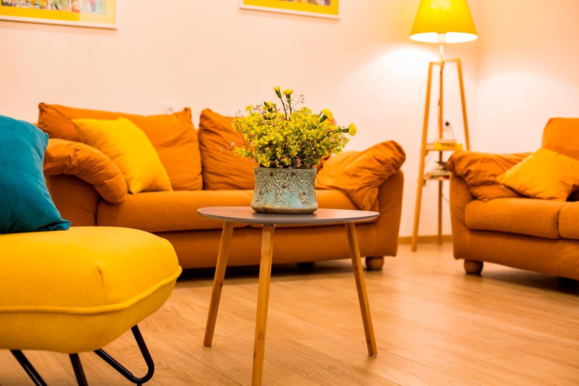 Yellow apartment in Avlabari Tiflis Dış mekan fotoğraf