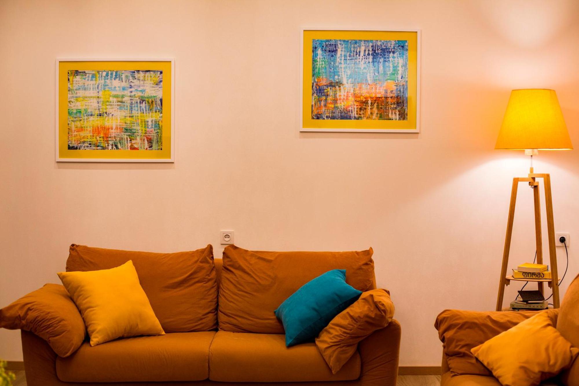 Yellow apartment in Avlabari Tiflis Dış mekan fotoğraf