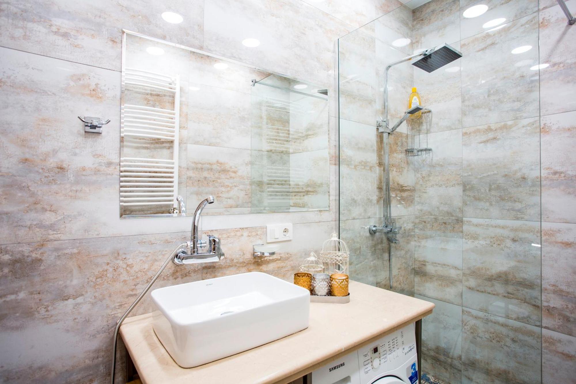 Yellow apartment in Avlabari Tiflis Dış mekan fotoğraf