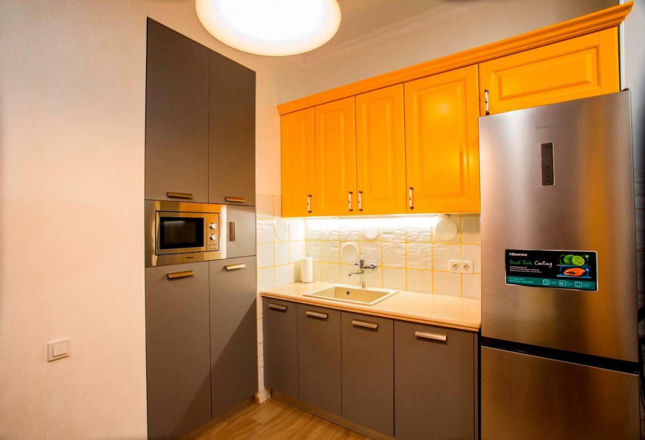 Yellow apartment in Avlabari Tiflis Dış mekan fotoğraf